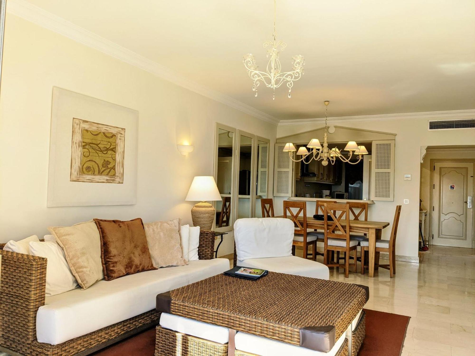 โครัล บีช อพาร์ตโฮเทล Apartment มาร์เบยา ภายนอก รูปภาพ